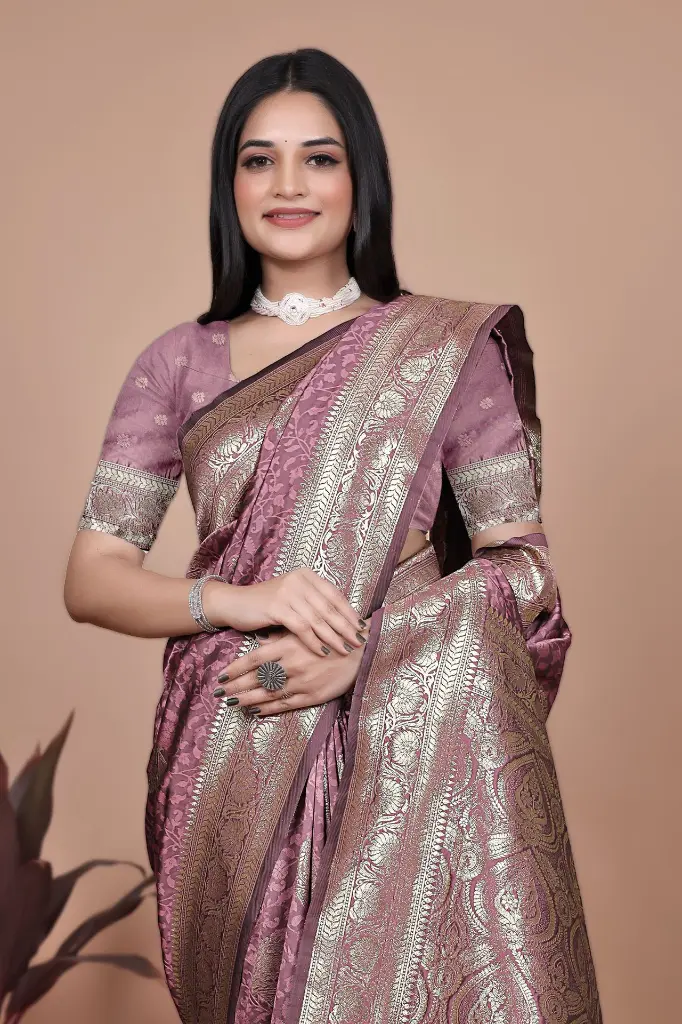 Color: Royal Purple with Multicolor Pallu

Fabric: Premium Banarasi Silk